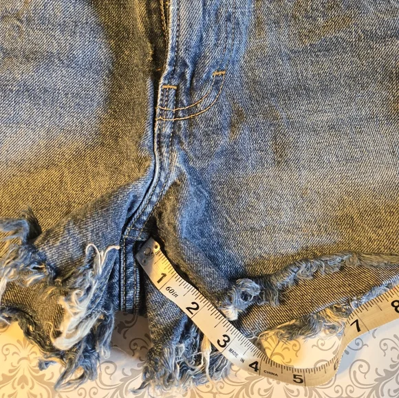 Lucky Brand Mid Short, sz 8 - Picture 2 of 6